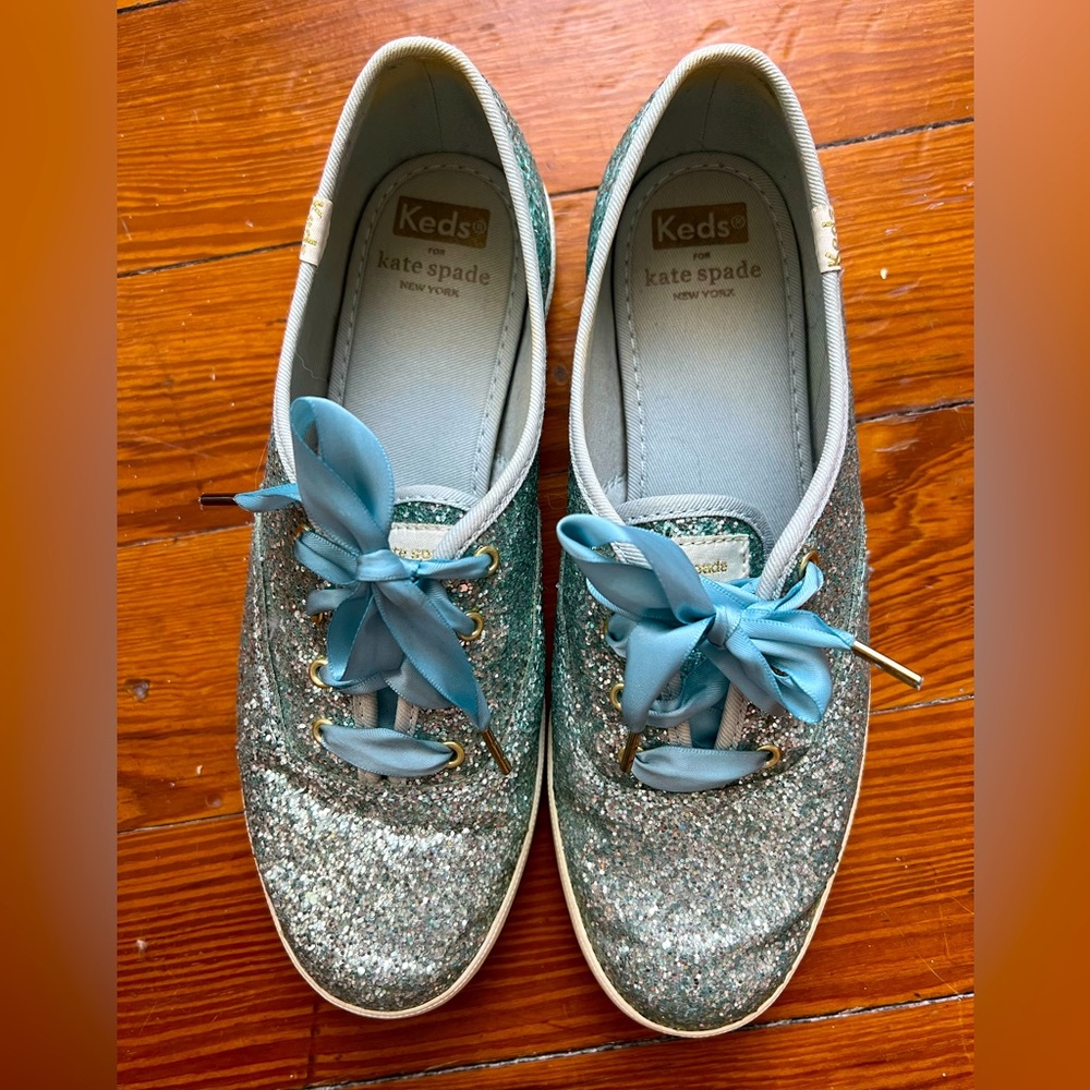 Pre-Owned 100% Authentic Kate Spade Keds light blue turquoise glitter Size 7.5